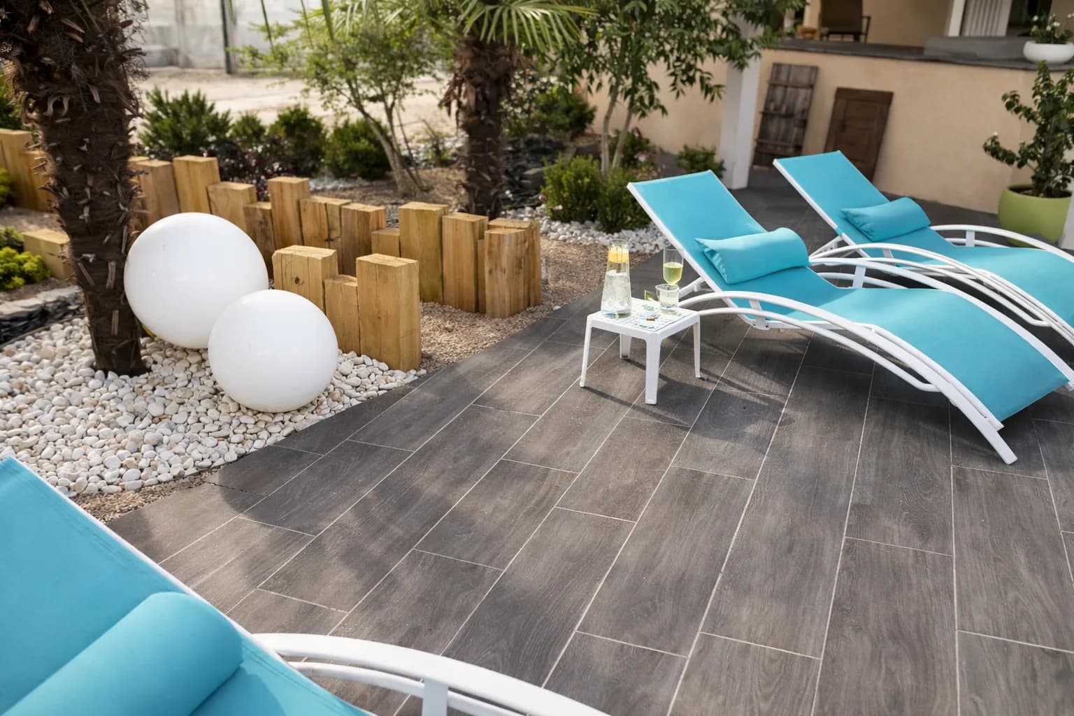 Chaises longues